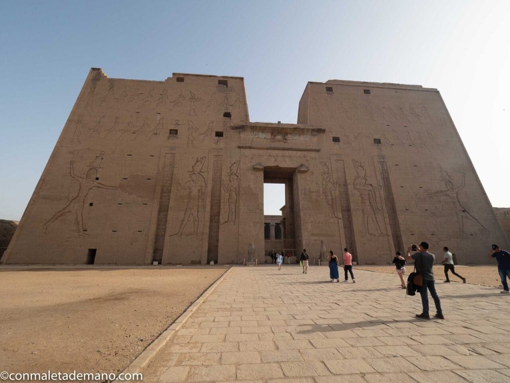Templo de Edfú, durante nuestro crucero por el Nilo por libre
