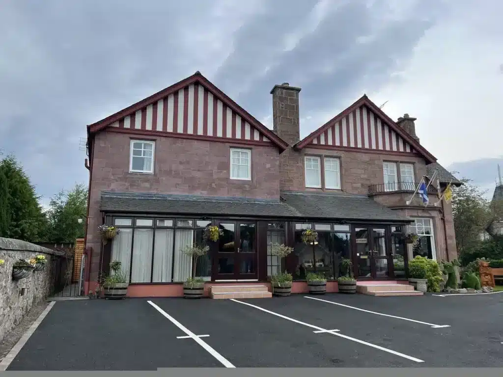 Ay Stay, en Inverness