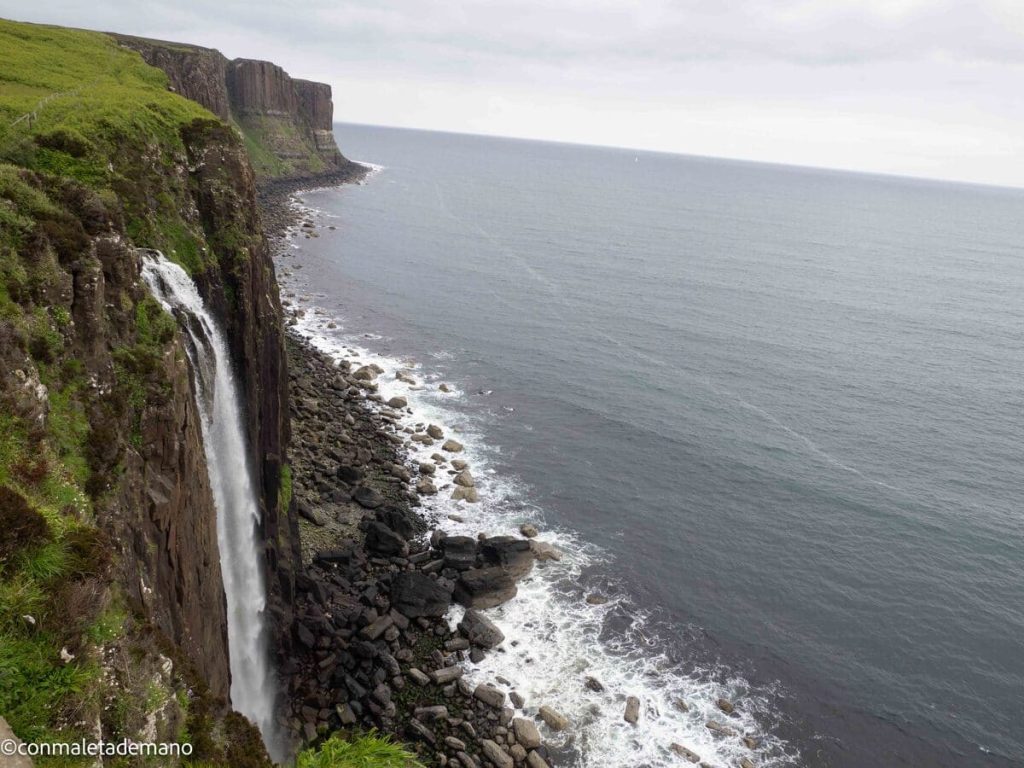 Kilt Rock y Mealt Falls, en la Isla de Skye