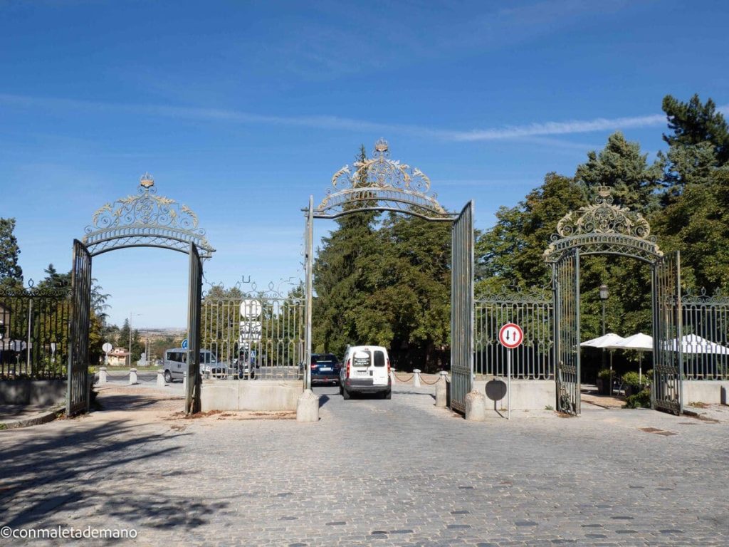 Puerta de Segovia, una de las cosas que ver en el Real Sitio de San Ildefonso, en Segovia