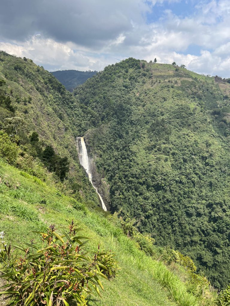 Cascada Salto de Bordones, en Colombia